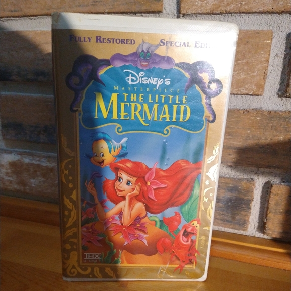 The Little Mermaid was released to theaters on November 17, 1989 - Picture 2 of 12